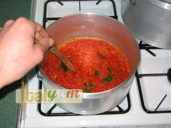 Tomato sauce (Sugo al pomodoro) | Vegetable recipes