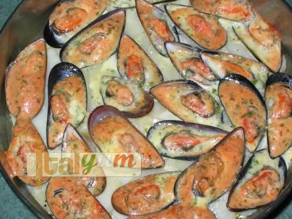 Mussels and potatoes (Uncle Vittorio's mussels & potato bake) | Seafood recipes